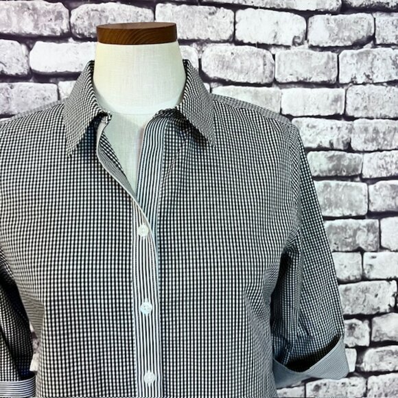 Chico's No-Iron Black & White Button Down Blouse Size S - Picture 2 of 8